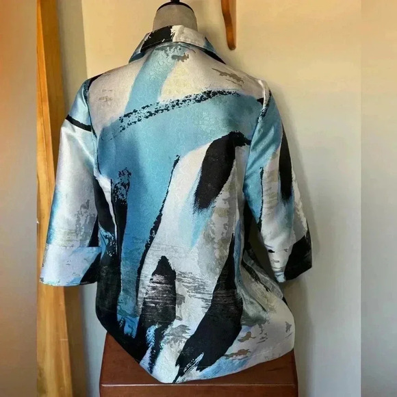 Ming Wang suit coat. Light weight. Worn 1x. Smoke free home. Like brand new. - Picture 2 of 5